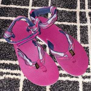 Never Been Worn Teva Original Sport Thong Sandal